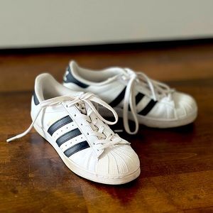 Adidas Superstar sneakers women’s size 7.5